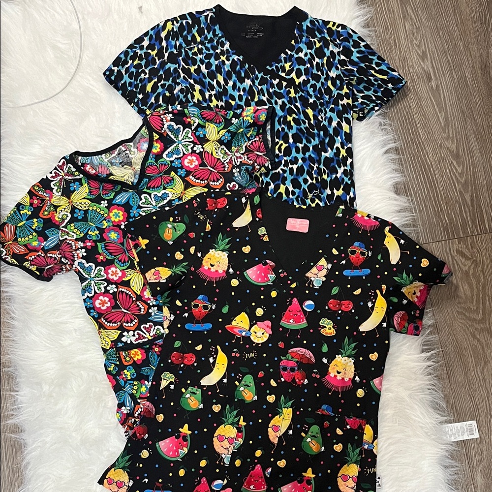 Colorful Graphic Print scrub top lot